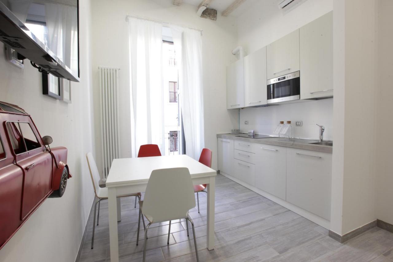 Amazing Apartment In City Center With Balcony Mailand Exterior foto