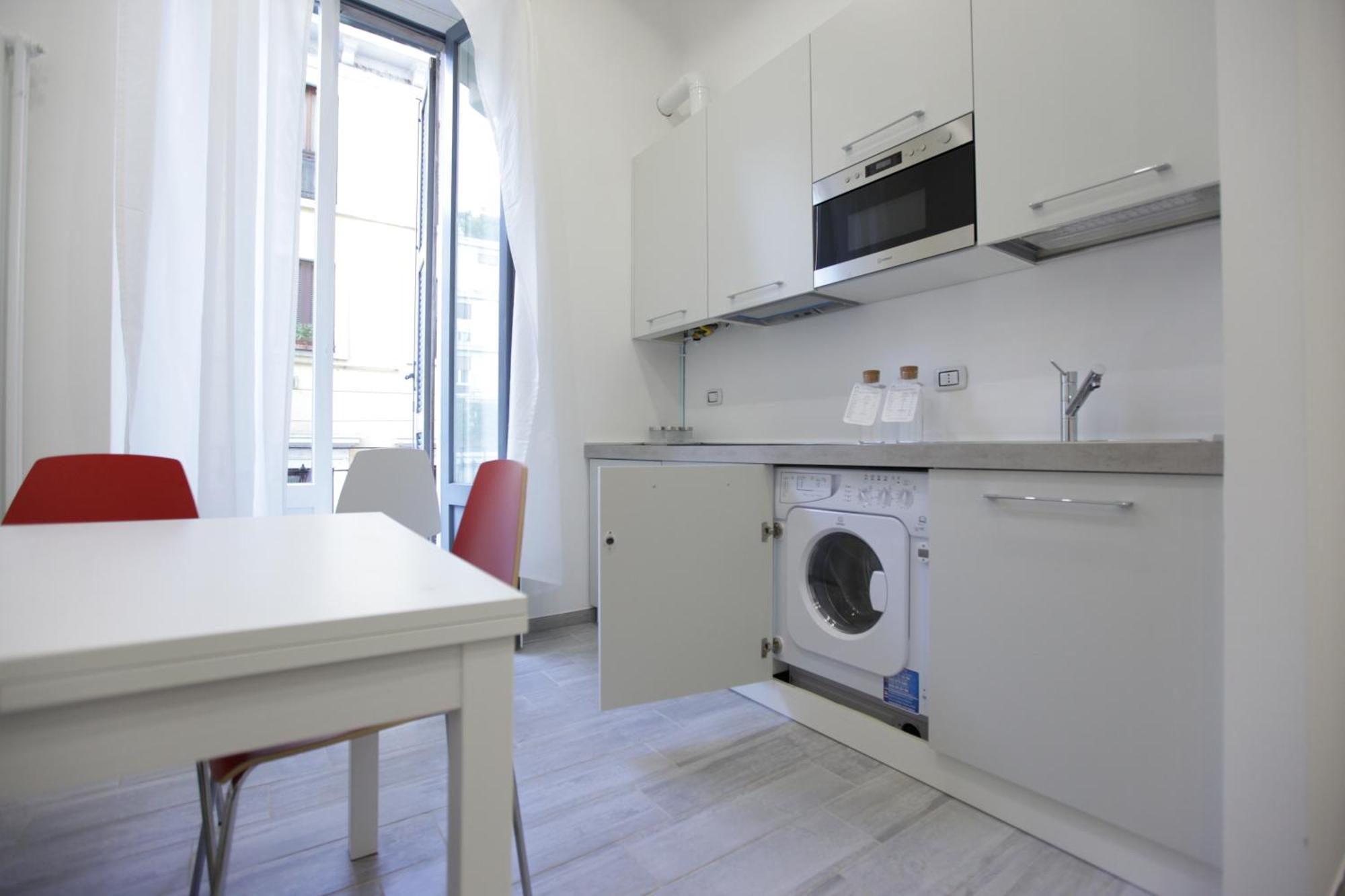 Amazing Apartment In City Center With Balcony Mailand Exterior foto