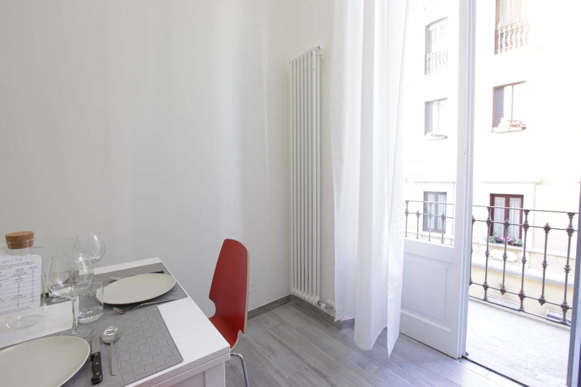 Amazing Apartment In City Center With Balcony Mailand Exterior foto
